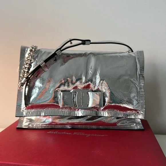 Brand new with original box and bag inside Does coach not send bags in a box? : r/Coach main image 3